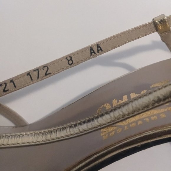 Salvatore Ferragamo Tiffany Slingback Strappy Gold Leather Sandals 8 Vintage - Picture 14 of 14